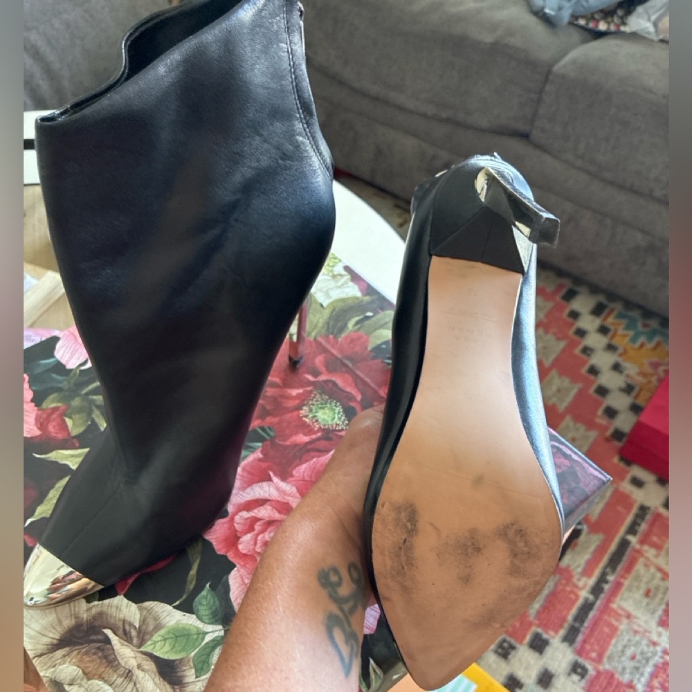 Heels - Picture 2 of 4